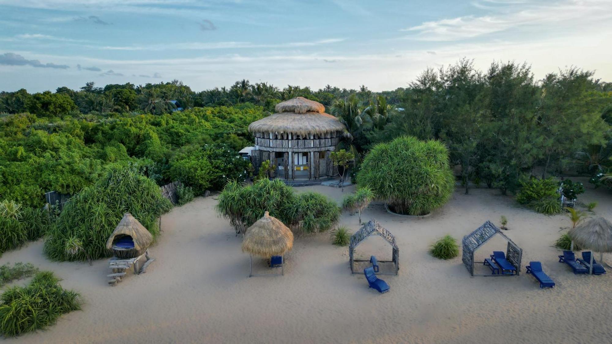 Amanta Beach Nilaveli Exterior photo